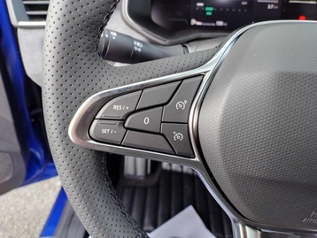 Image véhicule Renault CLIO (28) Image véhicule Renault CLIO (28)