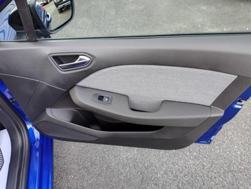 Image véhicule  Renault CLIO (31)