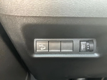 Image véhicule  Jeep AVENGER (19)