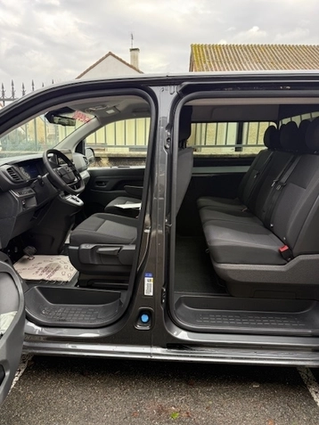 Image véhicule  Opel VIVARO (9)