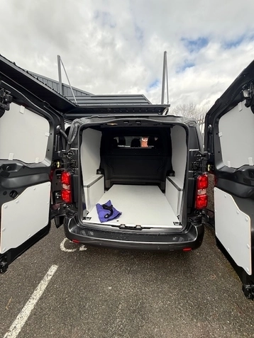 Image véhicule  Opel VIVARO (10)