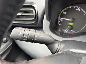 Image véhicule  Toyota YARIS (17)