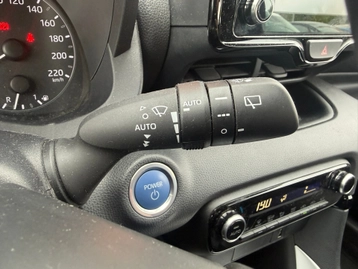 Image véhicule  Toyota YARIS (18)