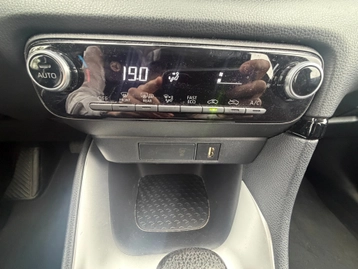 Image véhicule  Toyota YARIS (12)
