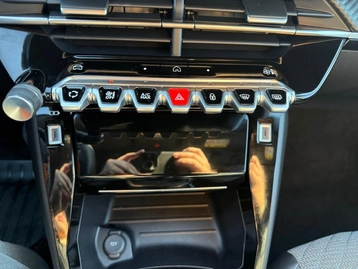 Image véhicule  Peugeot 2008 (25)