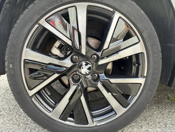 Image véhicule  Peugeot 208 (8)
