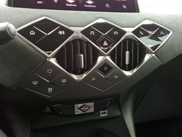 Image véhicule DS DS3 CROSSBACK (12) Image véhicule DS DS3 CROSSBACK (12)