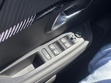 Image véhicule  Peugeot 208 (19)