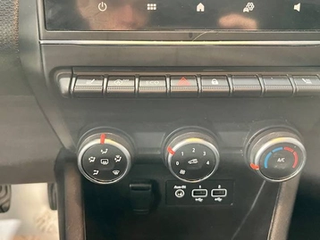 Image véhicule  Renault CLIO (13)