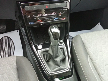 Image véhicule  Volkswagen T-CROSS (14)