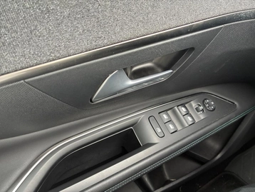 Image véhicule  Peugeot 3008 (12)