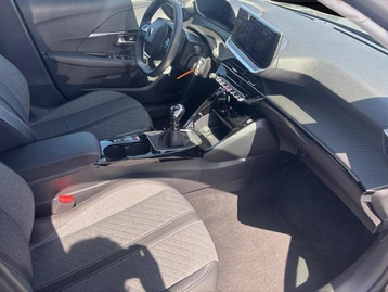 Image véhicule  Peugeot 208 (18)