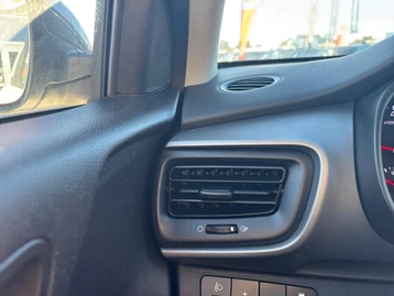 Image véhicule  Kia STONIC (13)