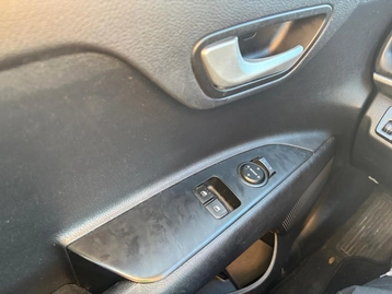 Image véhicule  Kia STONIC (12)