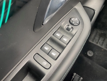 Image véhicule  Peugeot 208 (9)