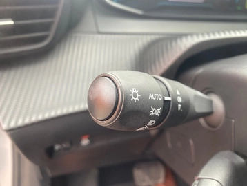 Image véhicule  Peugeot 208 (11)