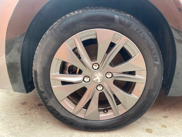 Image véhicule  Peugeot 208 (18)