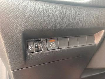 Image véhicule  Peugeot 208 (10)