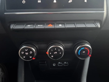 Image véhicule  Renault CLIO (28)