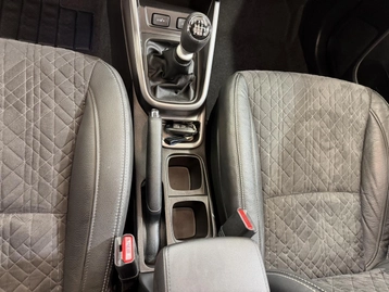 Image véhicule Suzuki VITARA (34) Image véhicule Suzuki VITARA (34)