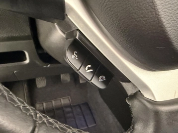 Image véhicule Suzuki VITARA (32) Image véhicule Suzuki VITARA (32)