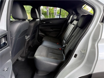 Image véhicule  Mitsubishi ECLIPSE CROSS MY21 (5)