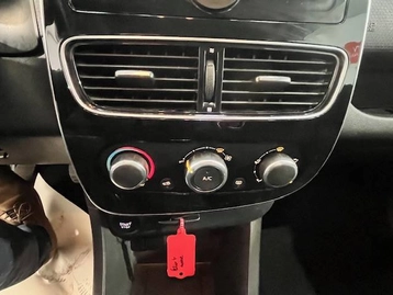 Image véhicule  Renault CLIO (10)