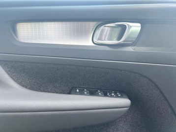 Image véhicule  Volvo XC40 (42)