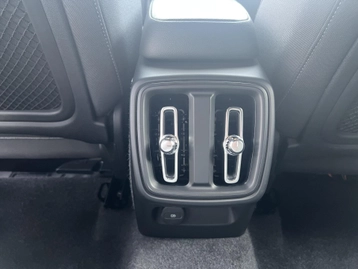 Image véhicule  Volvo XC40 (34)