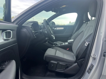 Image véhicule  Volvo XC40 (23)