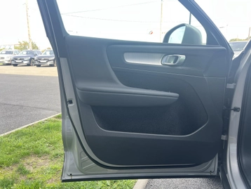 Image véhicule  Volvo XC40 (41)