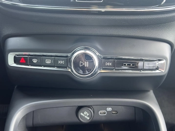 Image véhicule  Volvo XC40 (32)