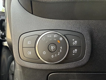 Image véhicule  Ford FIESTA (10)
