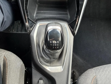 Image véhicule  Peugeot 2008 (34)