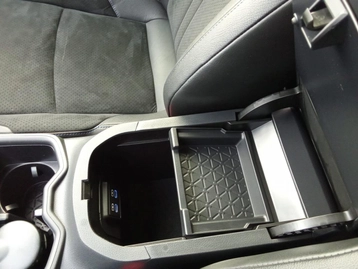 Image véhicule Toyota RAV 4 (42) Image véhicule Toyota RAV 4 (42)