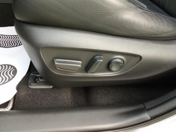 Image véhicule Toyota RAV 4 (27) Image véhicule Toyota RAV 4 (27)