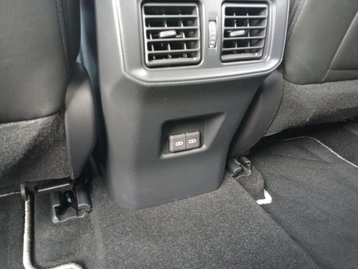 Image véhicule Toyota RAV 4 (24) Image véhicule Toyota RAV 4 (24)