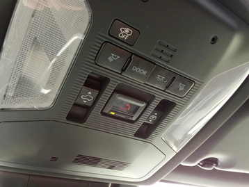 Image véhicule Toyota RAV 4 (46) Image véhicule Toyota RAV 4 (46)