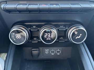 Image véhicule  Renault CLIO (35)