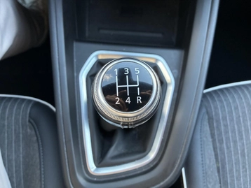 Image véhicule  Renault CLIO (36)