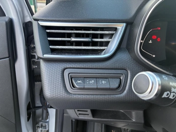 Image véhicule  Renault CLIO (21)