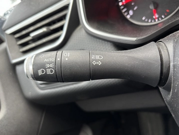 Image véhicule  Renault CLIO (8)