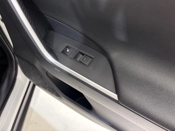 Image véhicule  Toyota RAV4 HYBRIDE RECHARGEABLE MY23 (29)