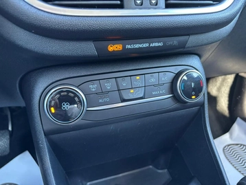 Image véhicule  Ford FIESTA (12)