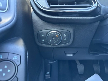 Image véhicule  Ford FIESTA (15)