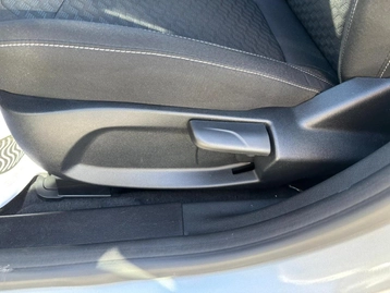 Image véhicule  Ford FIESTA (17)