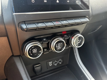 Image véhicule  Renault CAPTUR (23)