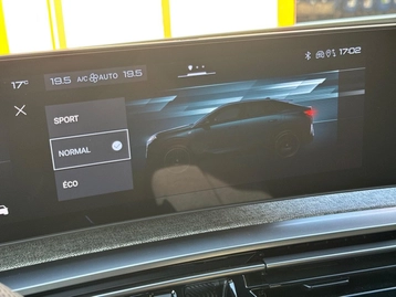 Image véhicule Peugeot 3008 (9) Image véhicule Peugeot 3008 (9)