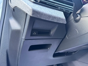 Image véhicule Peugeot 3008 (30) Image véhicule Peugeot 3008 (30)