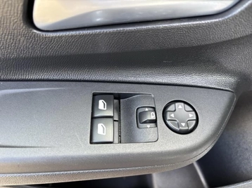 Image véhicule  Opel CORSA (18)